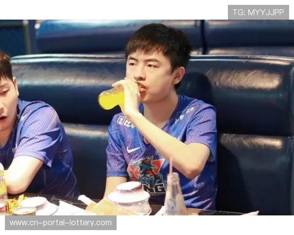 苏州麒麟跨年联赛甲组比赛激烈，元老球员低温下展现精湛技术